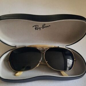 Ray-Ban Elegant Gold Frame Sunglasses